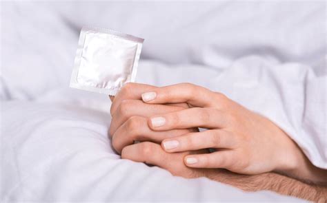Pijpen zonder condoom tegen meerprijs Hoer Oostrozebeke